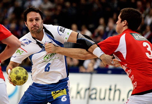 出了她们的 出了她们的